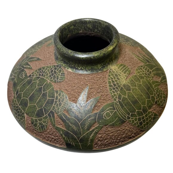 Other - Nicaraguan Folk Art Pottery Vase Hand Carved Etched Sea Turtles Vintage